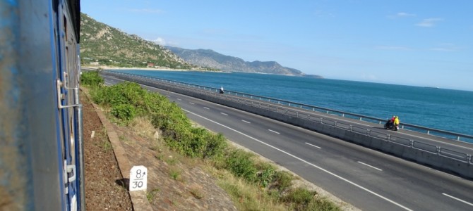 Wir geben dem Zug in Vietnam noch eine Chance – im Schlafwagen fahren wir weiter ins Strandparadies von Mui Ne